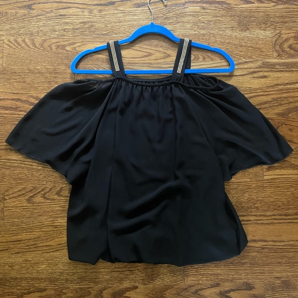 NWOT Off the Shoulder Black Blouse with Gold Detailing - Picture 4 of 4